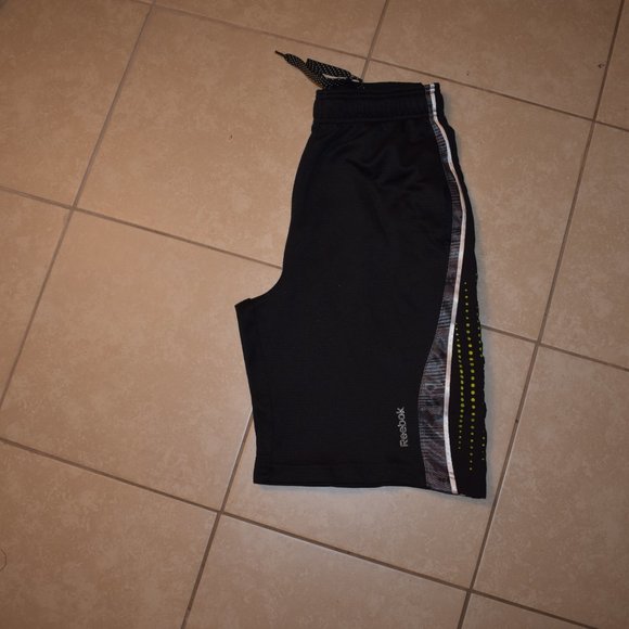 Reebok - Picture 3 of 4